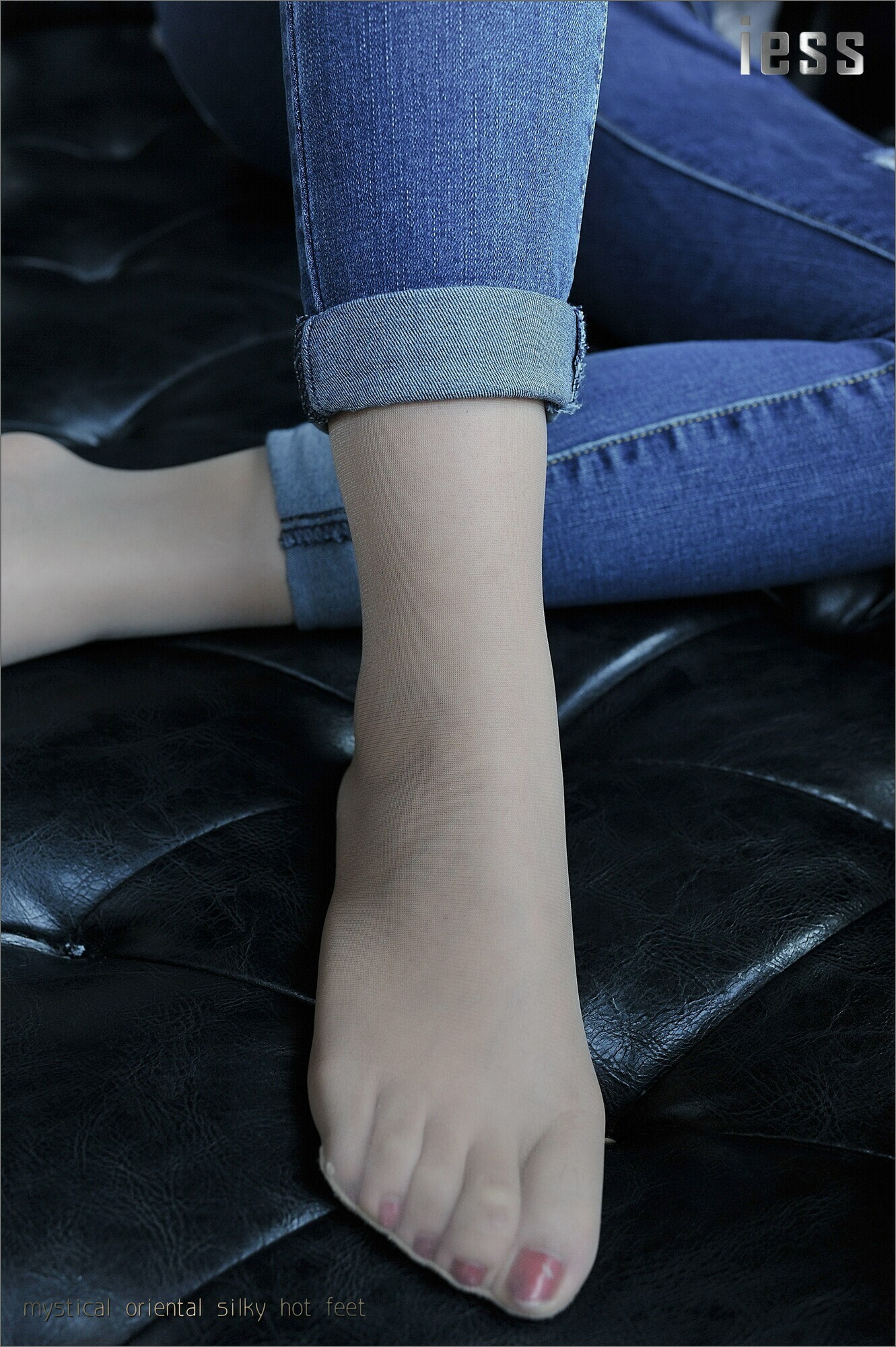 [IESS异思趣向] 2016.09.30 丝足便当007：《丝足高跟与牛仔裤 1》张馨月